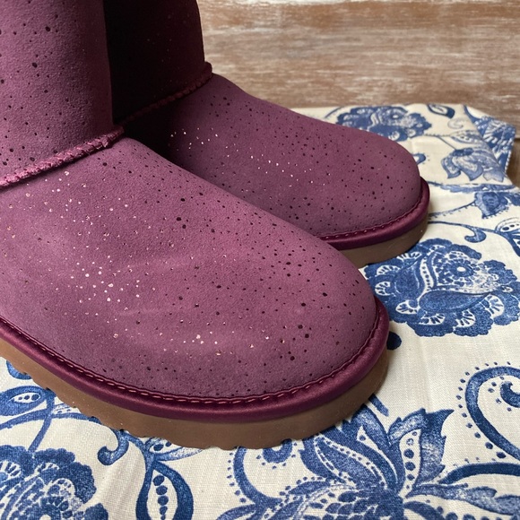 NEW UGG Classic Short Metallic Spots Boot - Picture 12 of 12